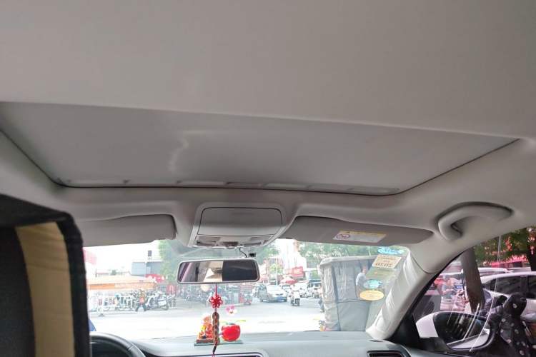 Used Volkswagen Sagitar 2015 230TSI Automatic Comfort Version Headliner