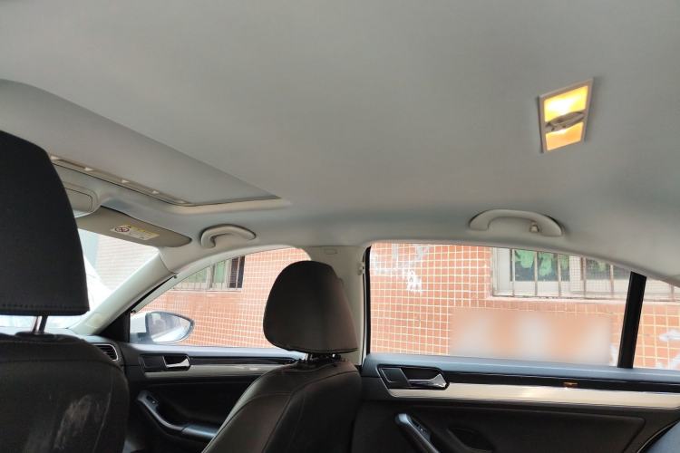 Used Volkswagen Sagitar 2015 230TSI Automatic Comfort Version Headliner