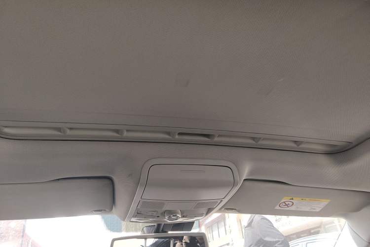 Used Volkswagen Sagitar 2015 230TSI Automatic Luxury Model Headliner