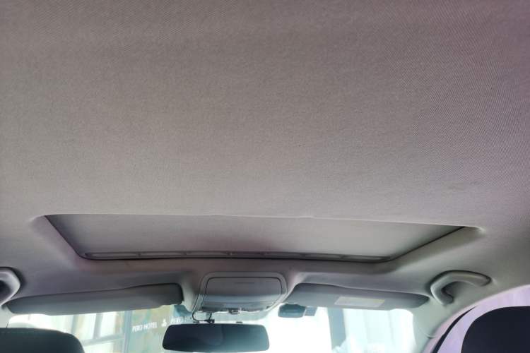 Used Volkswagen Sagitar 2015 230TSI Automatic Comfort Version Headliner