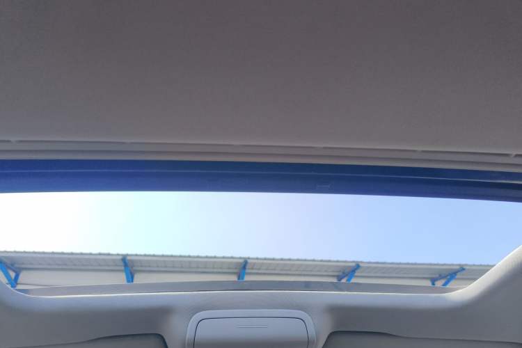 Used Volkswagen Sagitar 2015 230TSI Automatic Comfort Version Headliner