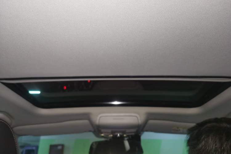 Used Volkswagen Sagitar 2015 230TSI Automatic Luxury Model Headliner