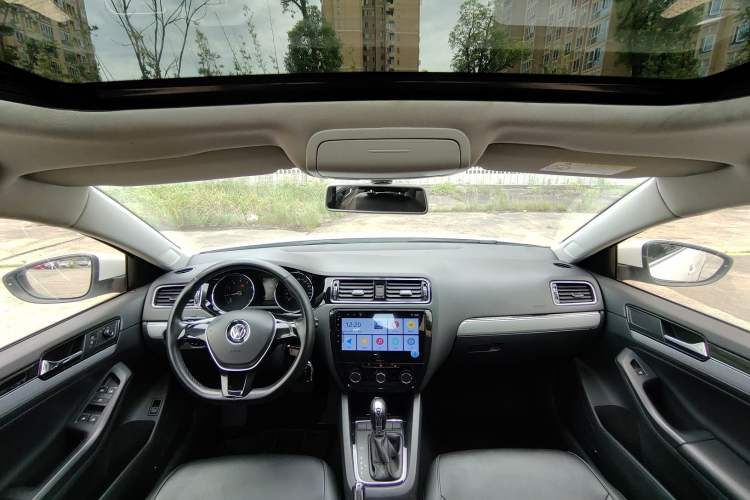 Used Volkswagen Sagitar 2015 1.6L Automatic Comfort Model Headliner