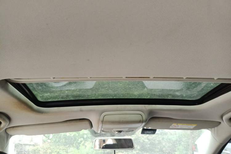 Used Volkswagen Sagitar 2015 1.6L Manual Comfort Model Headliner