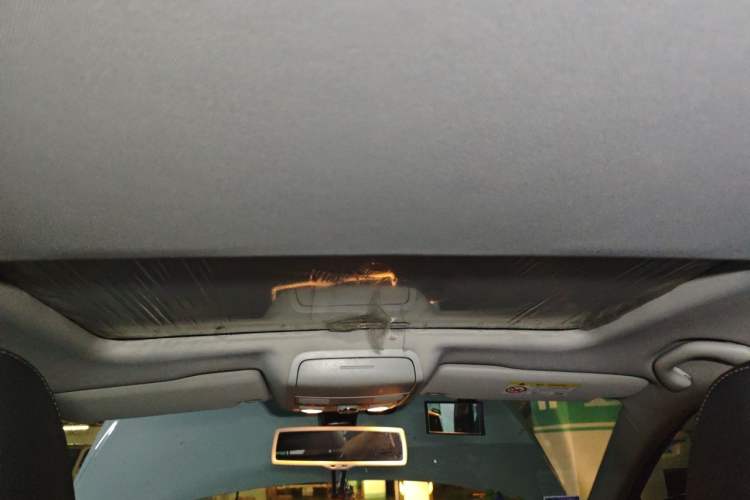 Used Volkswagen Sagitar 2015 230TSI Automatic Luxury Model Headliner