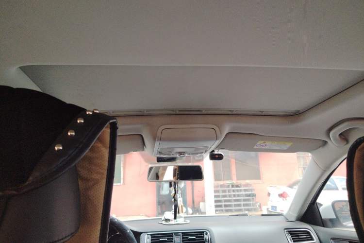 Used Volkswagen Sagitar 2015 230TSI Automatic Comfort Version Headliner
