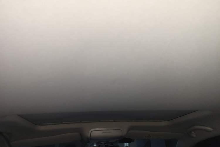 Used Volkswagen Sagitar 2015 230TSI Automatic Comfort Version Headliner