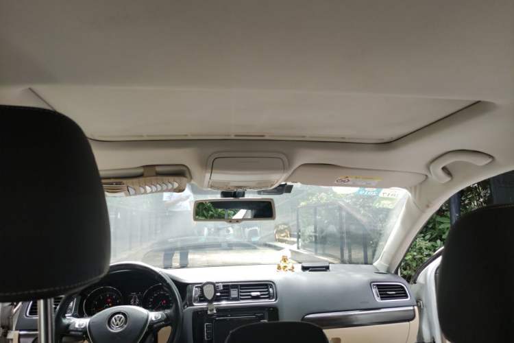 Used Volkswagen Sagitar 2015 230TSI Automatic Luxury Model Headliner