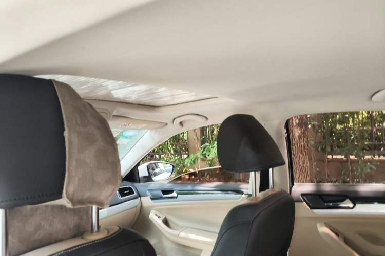 Used Volkswagen Sagitar 2015 1.6L Automatic Comfort Model Headliner