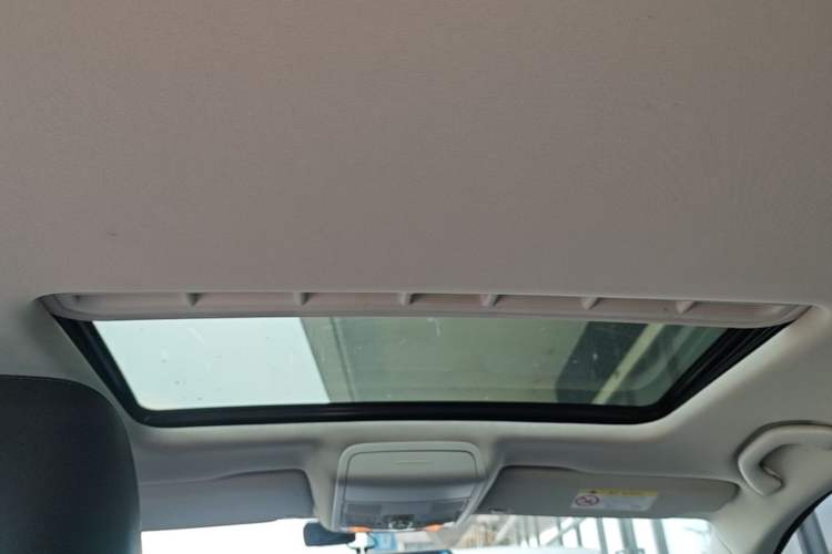 Used Volkswagen Sagitar 2015 1.6L Automatic Comfort Model Headliner
