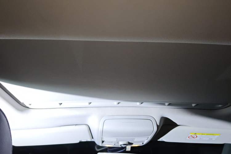 Used Volkswagen Sagitar 2015 230TSI Automatic Comfort Version Headliner