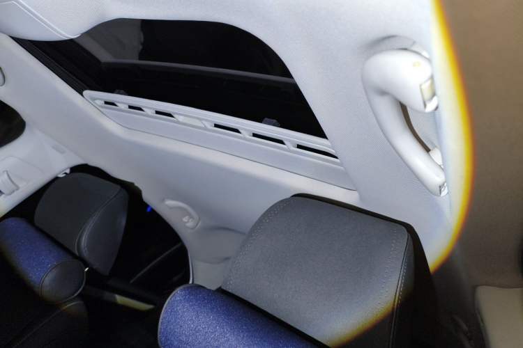 Used Volkswagen Sagitar 2015 1.6L Automatic Comfort Model Headliner