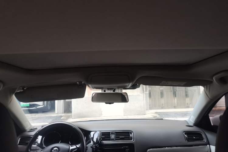 Used Volkswagen Sagitar 2015 230TSI Automatic Luxury Model Headliner