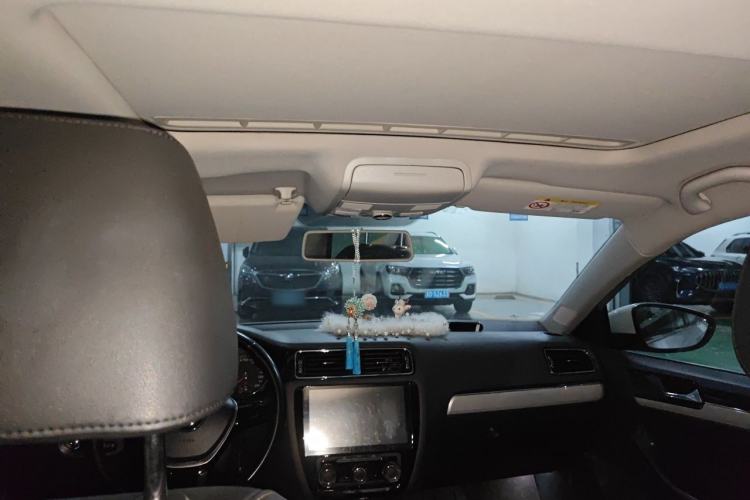 Used Volkswagen Sagitar 2015 230TSI Automatic Comfort Version Headliner