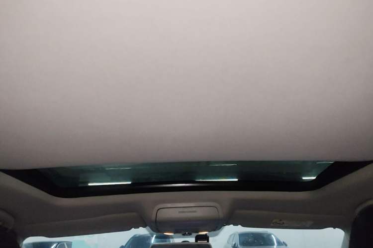 Used Volkswagen Sagitar 2015 230TSI Automatic Comfort Version Headliner