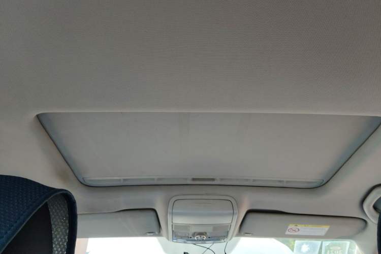 Used Volkswagen Sagitar 2015 1.6L Manual Comfort Model Headliner