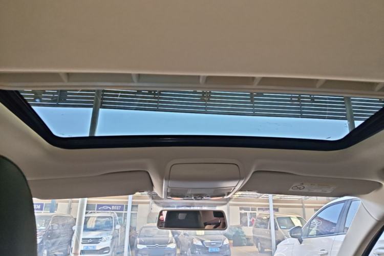 Used Volkswagen Sagitar 2015 1.6L Automatic Comfort Model Headliner