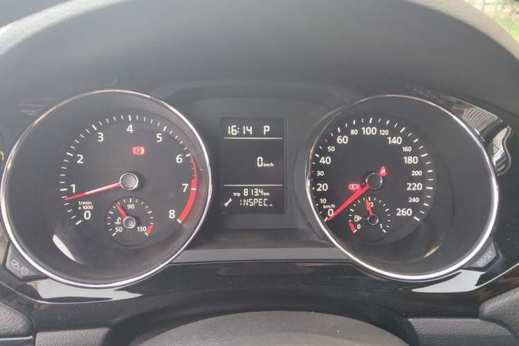 Used Volkswagen Sagitar 2015 230TSI Automatic Comfort Version Instrument Cluster
