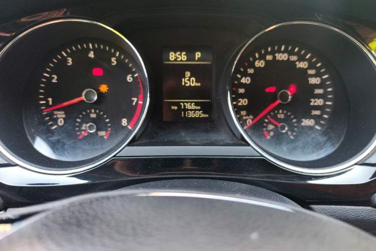 Used Volkswagen Sagitar 2015 230TSI Automatic Comfort Version Instrument Cluster