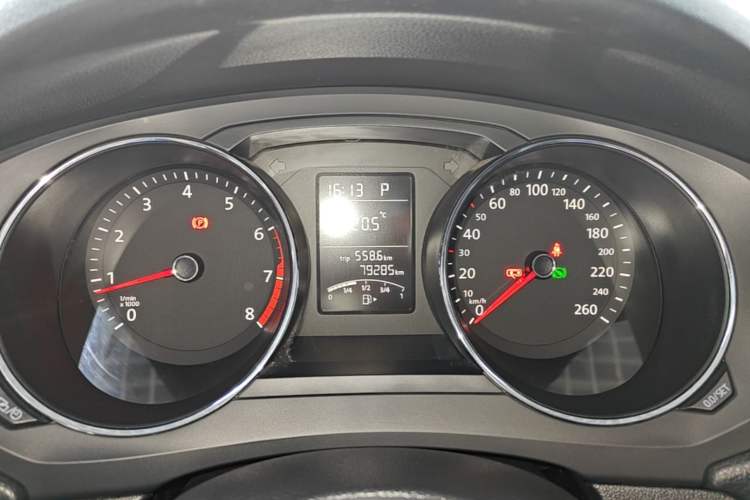 Used Volkswagen Sagitar 2015 1.6L Automatic Fashion Model Instrument Cluster