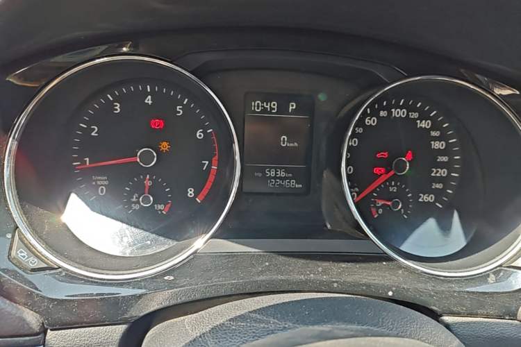 Used Volkswagen Sagitar 2015 230TSI Automatic Comfort Version Instrument Cluster