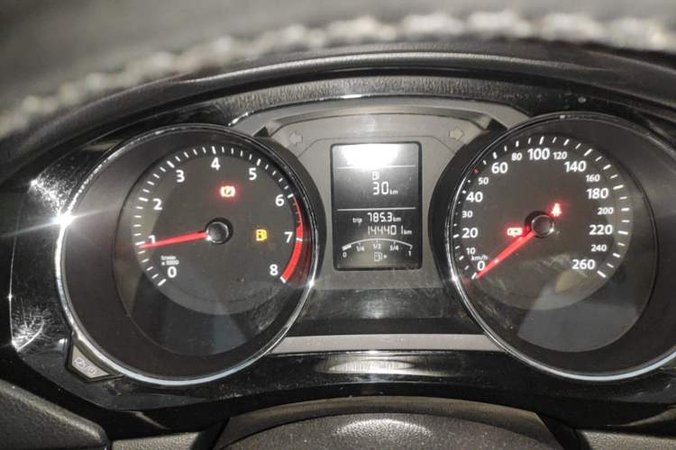 Used Volkswagen Sagitar 2015 1.6L Automatic Comfort Model Instrument Cluster