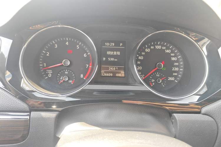 Used Volkswagen Sagitar 2015 230TSI Automatic Luxury Model Instrument Cluster