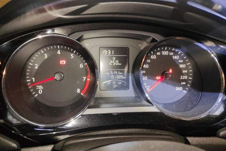 Used Volkswagen Sagitar 2015 1.6L Manual Comfort Model Instrument Cluster