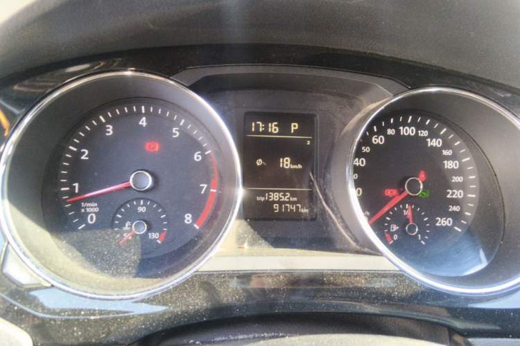 Used Volkswagen Sagitar 2015 230TSI Automatic Comfort Version Instrument Cluster
