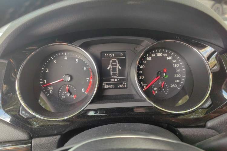 Used Volkswagen Sagitar 2015 230TSI Automatic Luxury Model Instrument Cluster