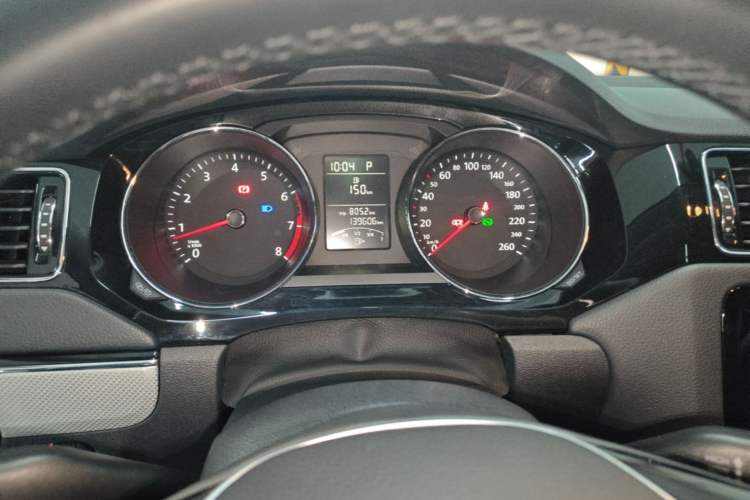 Used Volkswagen Sagitar 2015 1.6L Automatic Comfort Model Instrument Cluster
