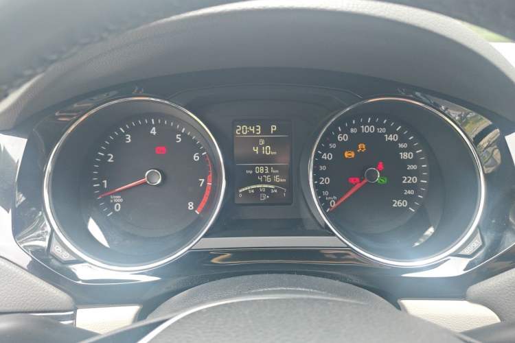 Used Volkswagen Sagitar 2015 1.6L Automatic Comfort Model Instrument Cluster