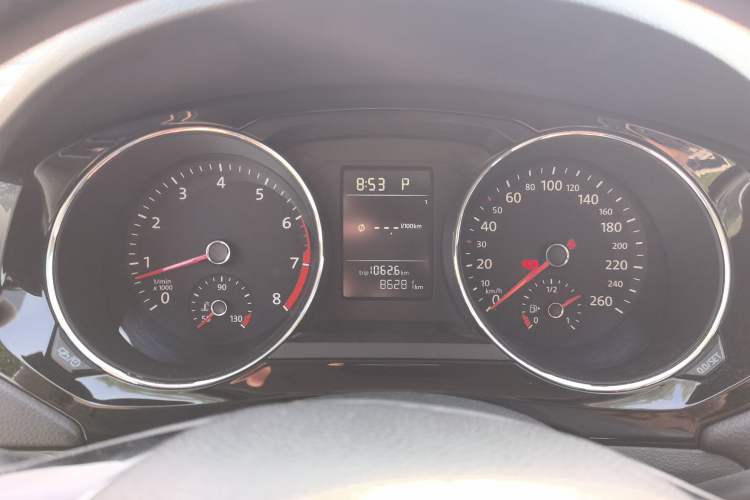 Used Volkswagen Sagitar 2015 230TSI Automatic Comfort Version Instrument Cluster