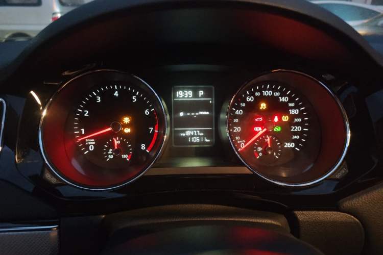 Used Volkswagen Sagitar 2015 230TSI Automatic Comfort Version Instrument Cluster