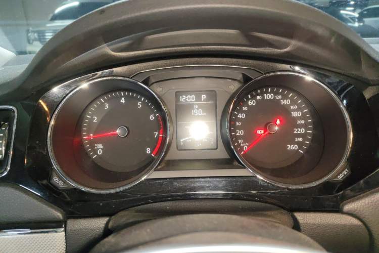 Used Volkswagen Sagitar 2015 1.6L Automatic Comfort Model Instrument Cluster