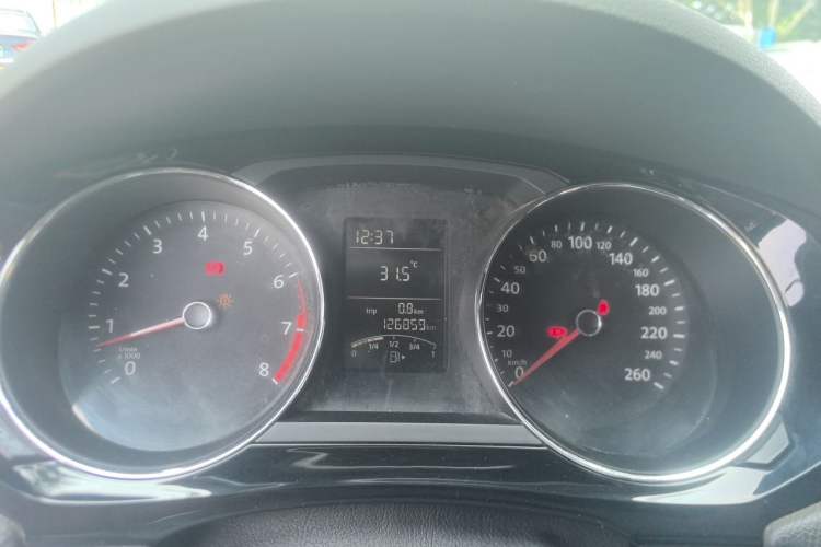 Used Volkswagen Sagitar 2015 1.6L Manual Comfort Model Instrument Cluster