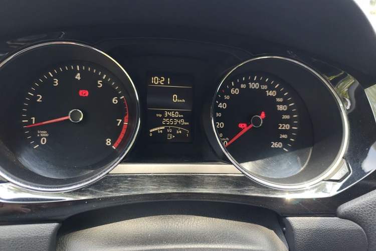 Used Volkswagen Sagitar 2015 1.6L Manual Comfort Model Instrument Cluster