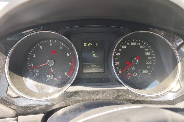 Used Volkswagen Sagitar 2015 230TSI Automatic Comfort Version Instrument Cluster