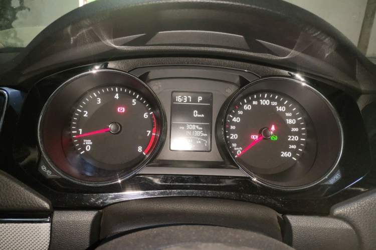 Used Volkswagen Sagitar 2015 1.6L Automatic Comfort Model Instrument Cluster