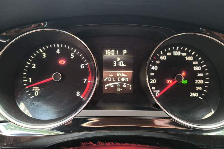 Used Volkswagen Sagitar 2015 1.6L Automatic Comfort Model Instrument Cluster