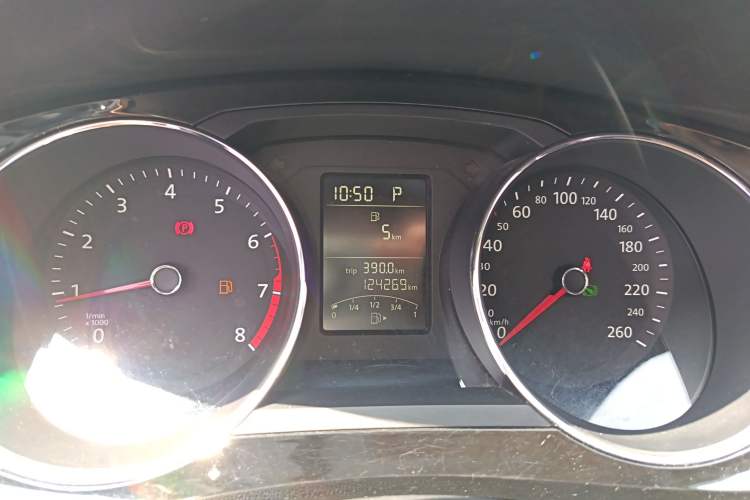 Used Volkswagen Sagitar 2015 1.6L Automatic Comfort Model Instrument Cluster
