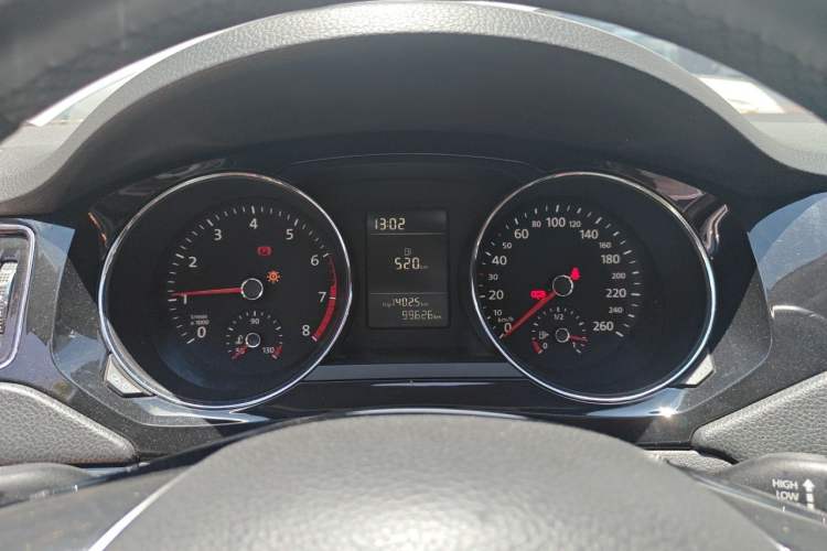 Used Volkswagen Sagitar 2015 230TSI Manual Comfort Version Instrument Cluster