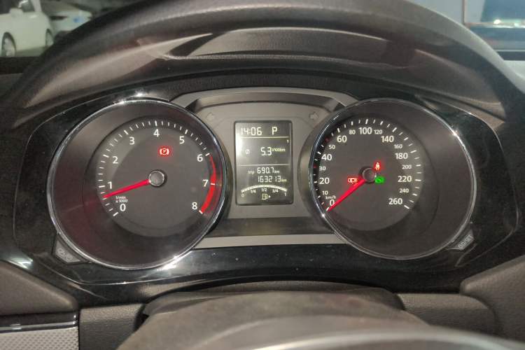 Used Volkswagen Sagitar 2015 1.6L Automatic Comfort Model Instrument Cluster