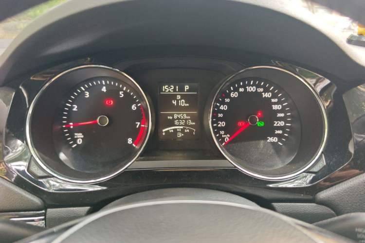 Used Volkswagen Sagitar 2015 1.6L Automatic Comfort Model Instrument Cluster