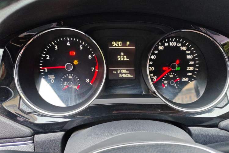 Used Volkswagen Sagitar 2015 230TSI Automatic Comfort Version Instrument Cluster