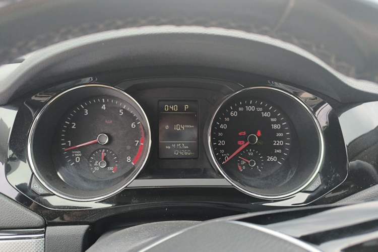 Used Volkswagen Sagitar 2015 230TSI Automatic Comfort Version Instrument Cluster