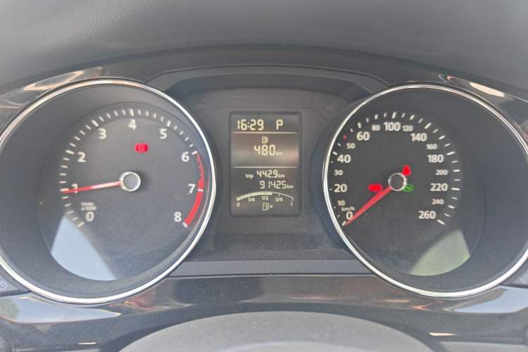 Used Volkswagen Sagitar 2015 1.6L Automatic Comfort Model Instrument Cluster