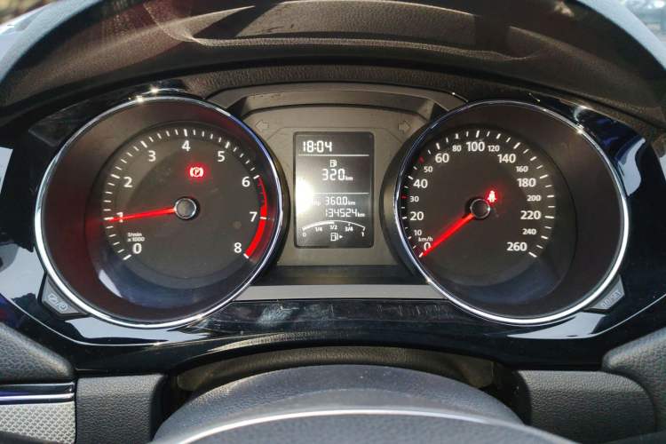 Used Volkswagen Sagitar 2015 1.6L Manual Comfort Model Instrument Cluster