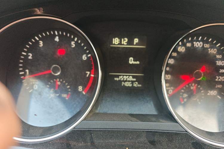 Used Volkswagen Sagitar 2015 230TSI Automatic Comfort Version Instrument Cluster