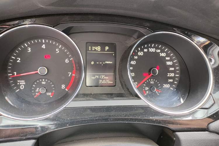 Used Volkswagen Sagitar 2015 230TSI Automatic Comfort Version Instrument Cluster